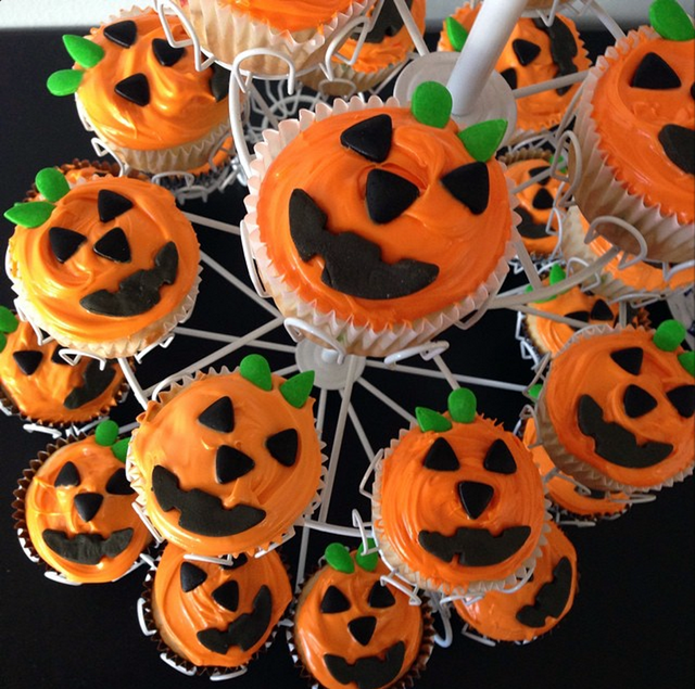 pumpkin_cupcakes